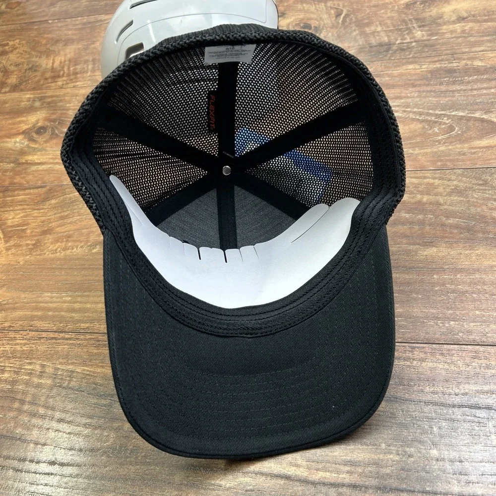 NWT Columbia‎ Rugged Outdoor Tree Flag Mesh Back Trucker Hat Patch USA Black